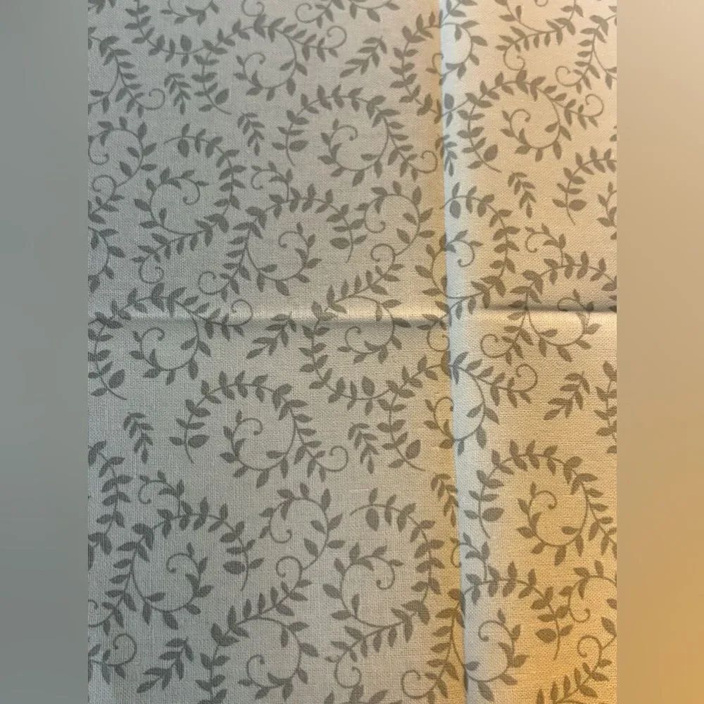 NEW White & Gray Floral Scroll Fat Quarter 18” x 21”